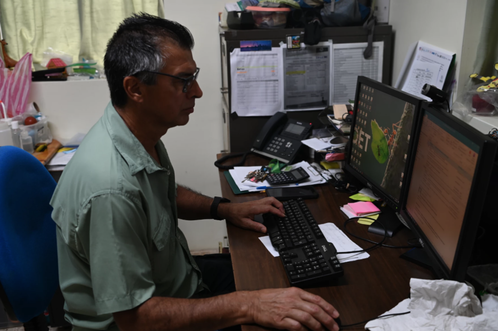 Danilo Brenes Madrigal works at La Selva Biological Station where he serves as the Laboratory Director and is also in charge of the arthropod collection.